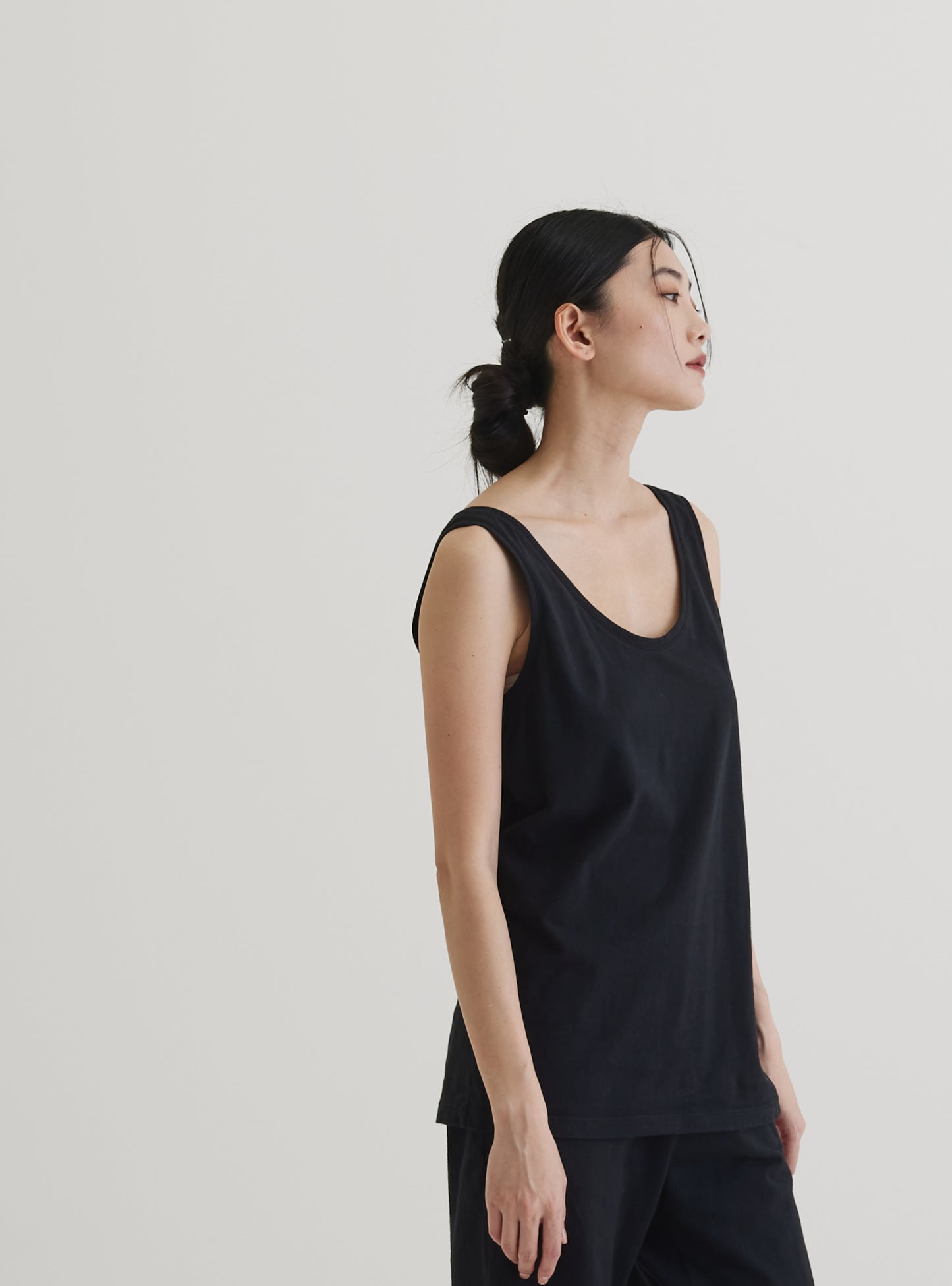 Sleeveless vest organic cotton black