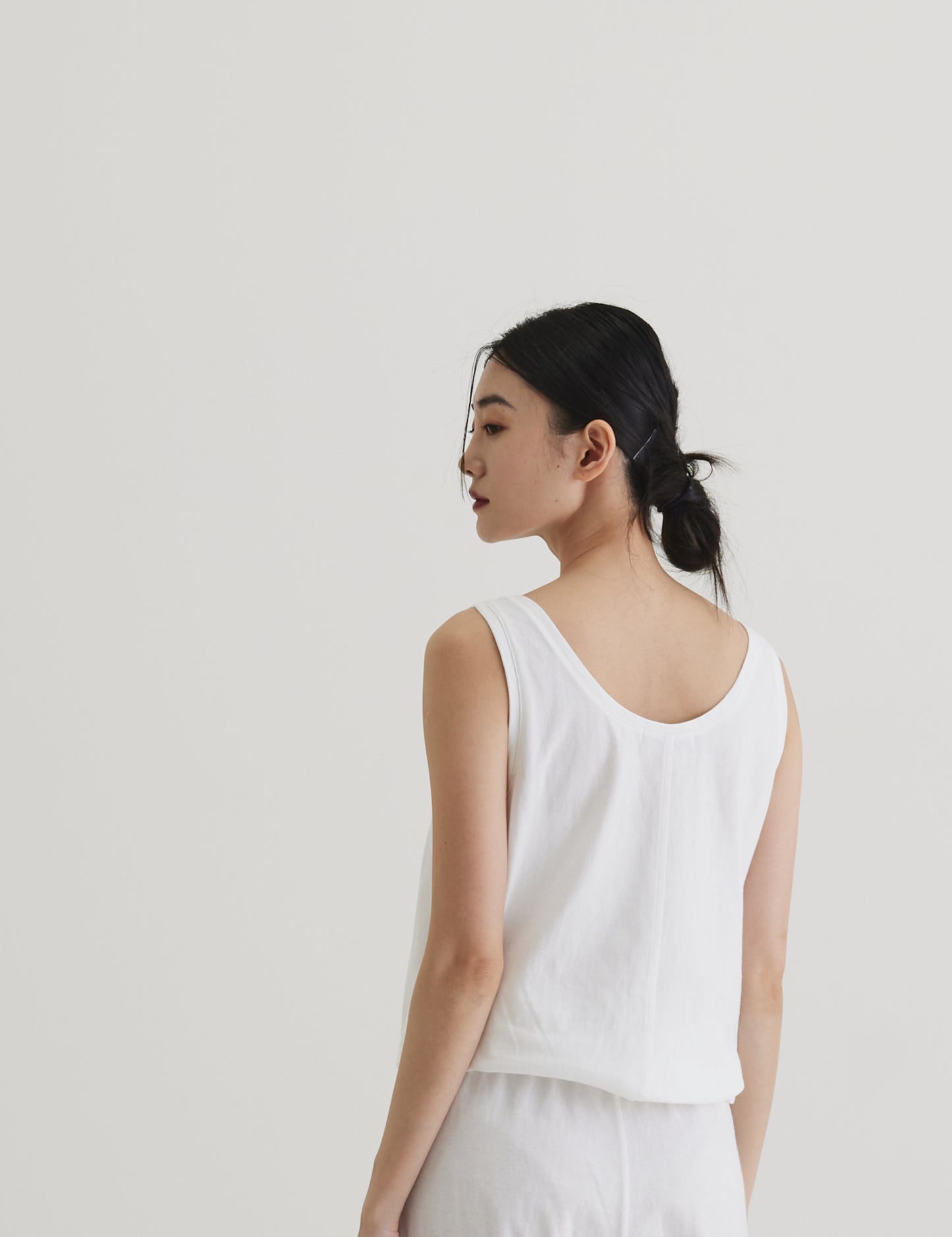 Sleeveless vest organic cotton white