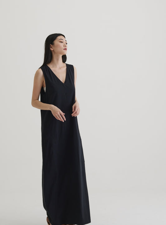 V-neck sleeveless long dress organic cotton black