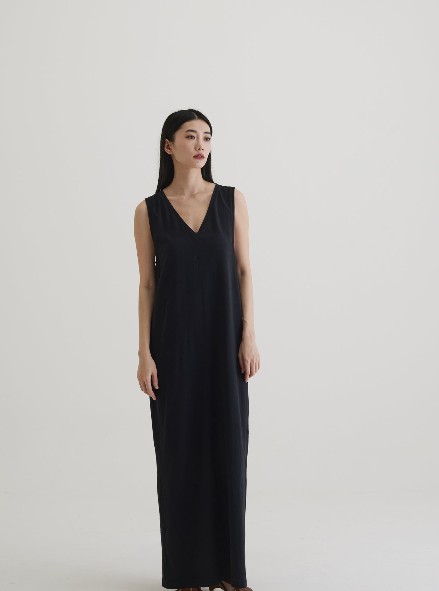 V-neck sleeveless long dress organic cotton black