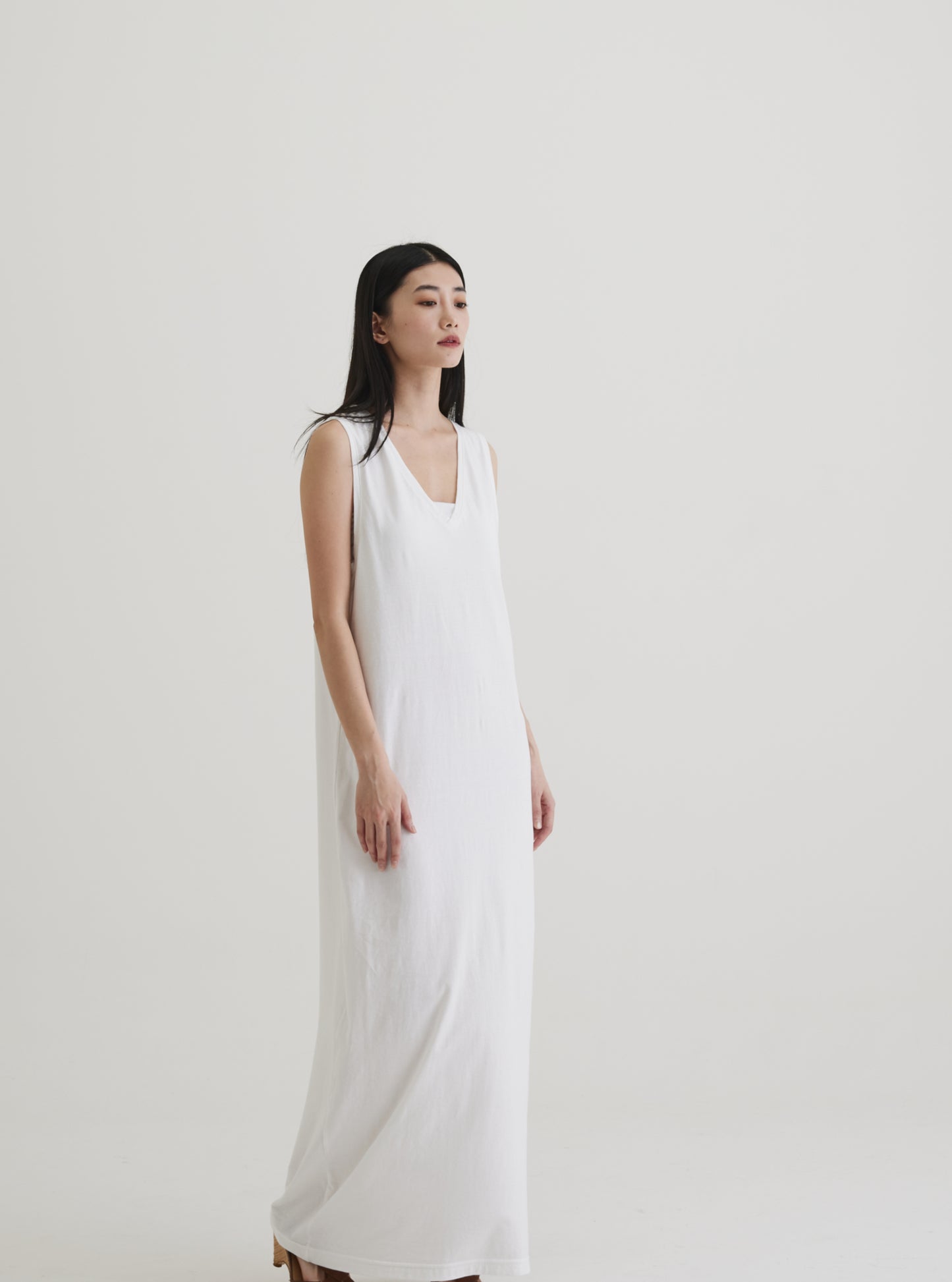 V-neck sleeveless long dress organic cotton white