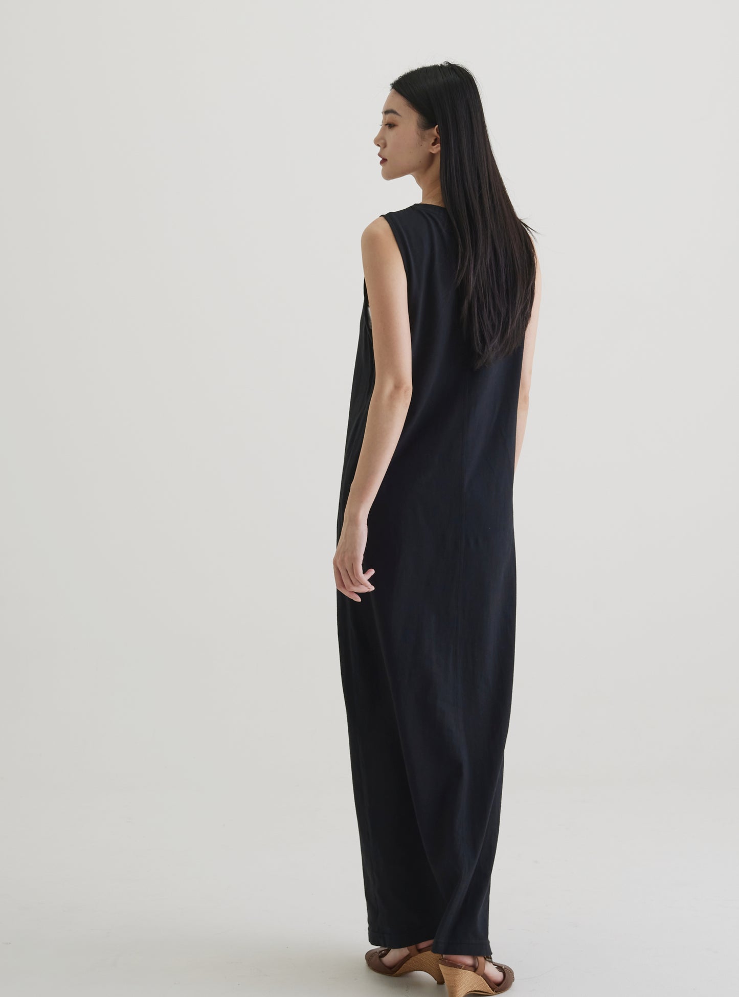 V-neck sleeveless long dress organic cotton black